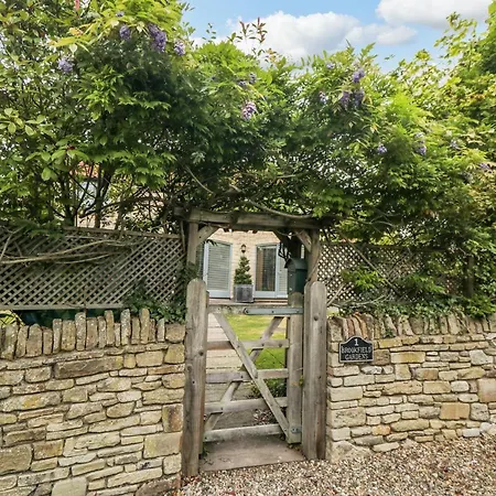 Holiday home Oak Tree Barn
