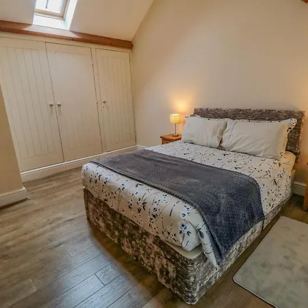 Oak Tree Barn Pickering